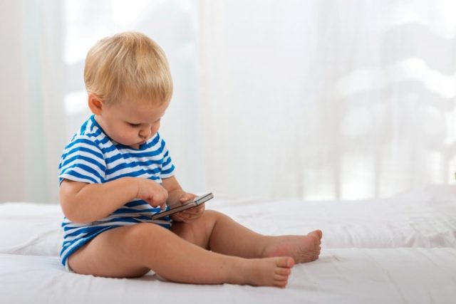 More kids can use a smartphone than tie their shoelaces