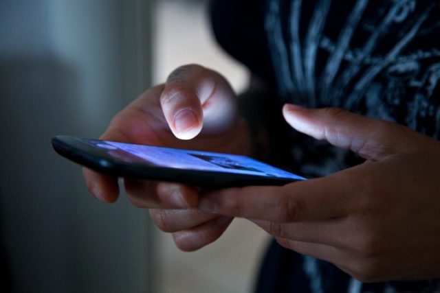 UK’s love affair with smartphones continues