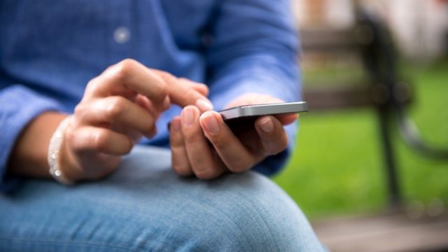 Web users turn to smartphone browsing