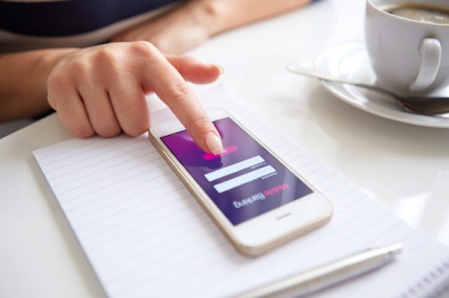 Smartphones becoming central to the shopping experience