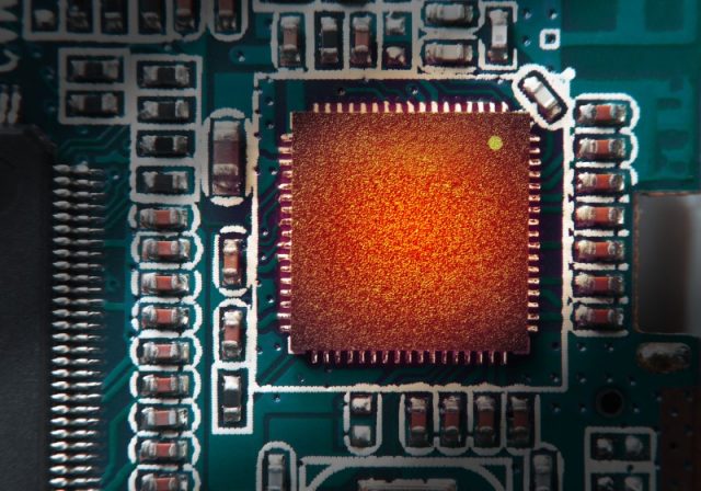 Qualcomm launches improved chips to power affordable smartphones