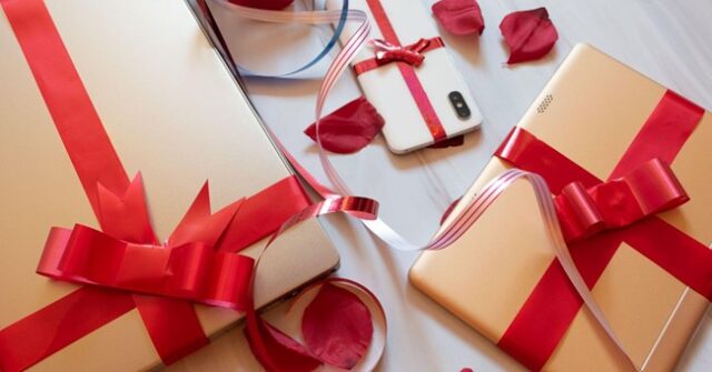 The Ultimate Tech Gift Guide: Phones, Watches & Tablets
